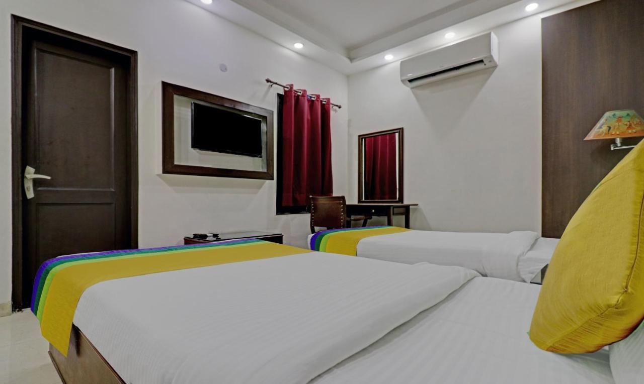 Itsy Hotels Hamlets Stay Noida Eksteriør billede